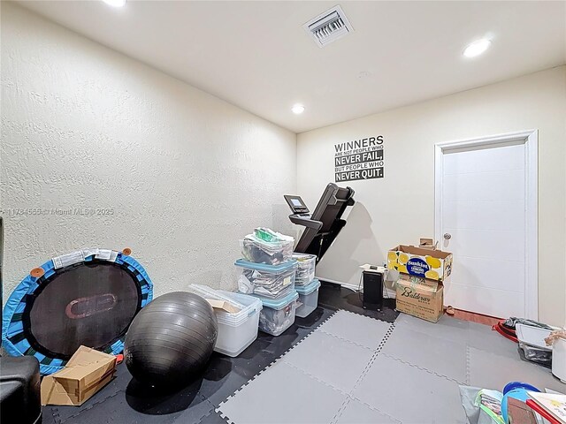 294 Las Brisas Cir, Sunrise, FL 33326 - misc room featuring recessed lighting