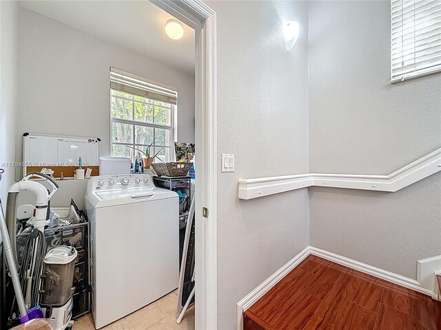 294 Las Brisas Cir, Sunrise, FL 33326 - laundry area with washer / clothes dryer and baseboards
