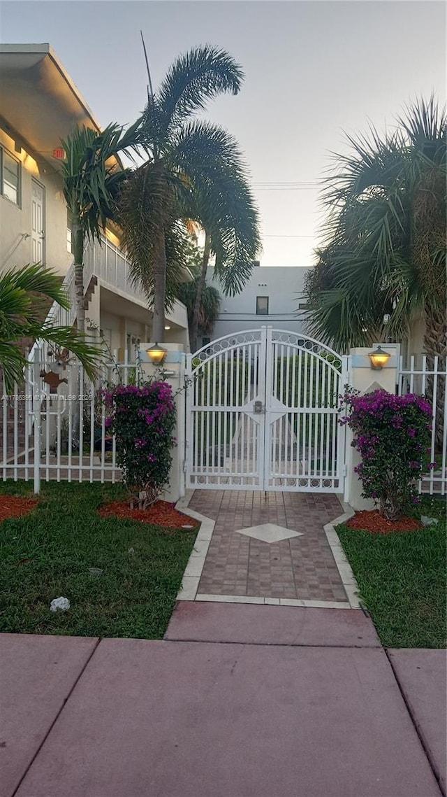 1950 Biarritz Dr Unit 1, Miami Beach, FL 33141 - gate with fence