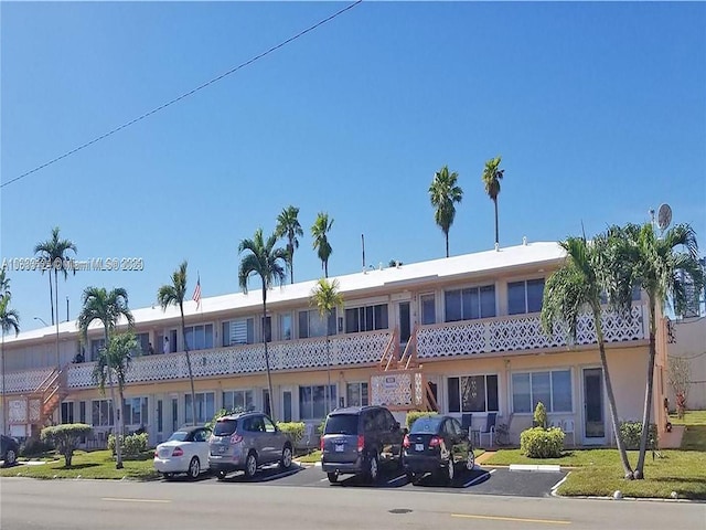 800 SW 11th Ave Unit 19A, Hallandale Beach, FL 33009 - view of property featuring uncovered parking