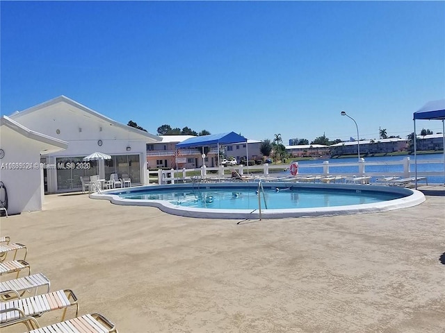 800 SW 11th Ave Unit 19A, Hallandale Beach, FL 33009 - community pool with a patio