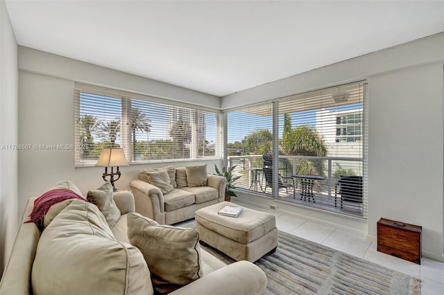 3000 Holiday Dr Unit 306, Fort Lauderdale, FL 33316 - view of tiled living room