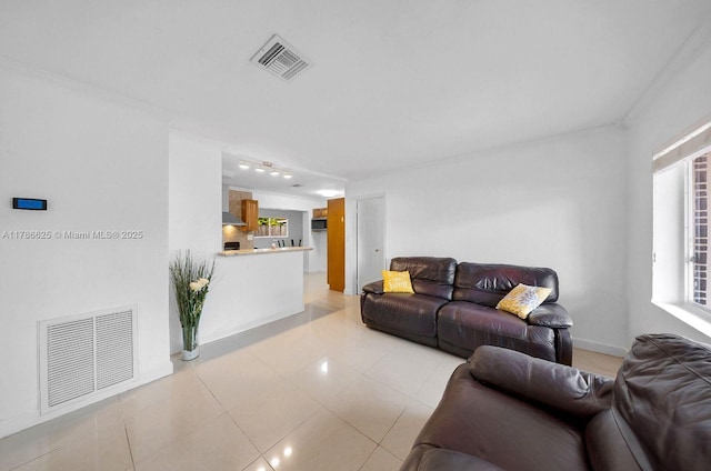 6200 Wiley St, Hollywood, FL 33023 - living area featuring visible vents