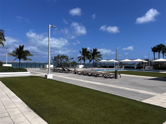 600 NE 36th St Unit 1706, Miami, FL 33137 - view of home's community featuring a pool