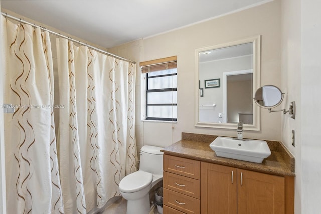 844 SW 134th Pl, Miami, FL 33184 - bathroom featuring curtained shower, toilet, and vanity