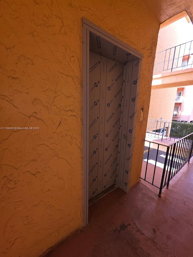 1900 W 54th St Unit 120, Hialeah, FL 33012 - interior space with unfinished concrete floors