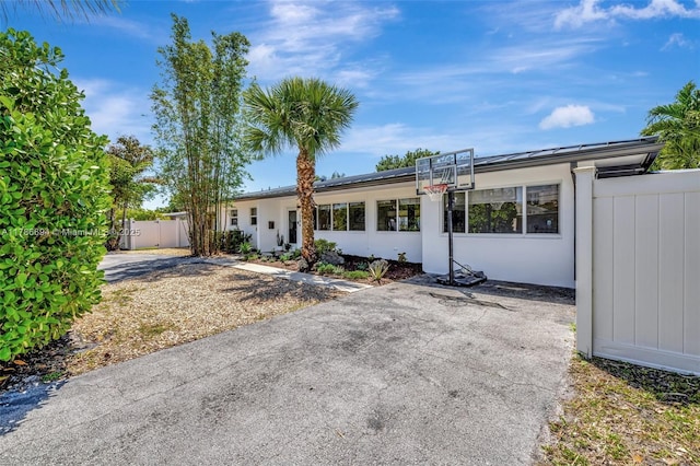 2506 NE 30th St, Fort Lauderdale, FL 33306 - single story home with stucco siding