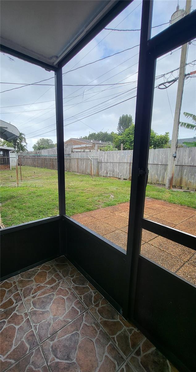 521 N 70th Way, Hollywood, FL 33024 - view of unfurnished sunroom