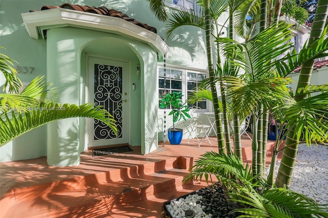837 Espanola Way, Miami Beach, FL 33139 - entrance to property with a tile roof