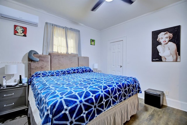 121 E Walnut St, Avon Park, FL 33825 - bedroom featuring a wall unit AC, wood finished floors, ornamental molding, baseboards, and a ceiling fan