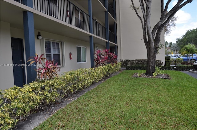 700 SW 128th Ave Unit 106C, Pembroke Pines, FL 33027 - view of grassy yard