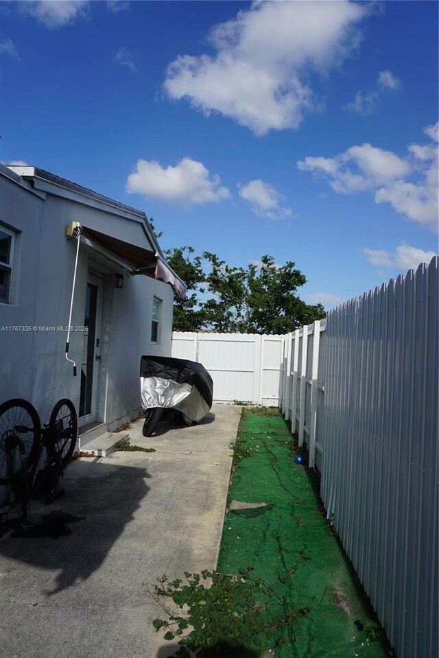 800 N 69th Ave, Hollywood, FL 33024 - view of yard