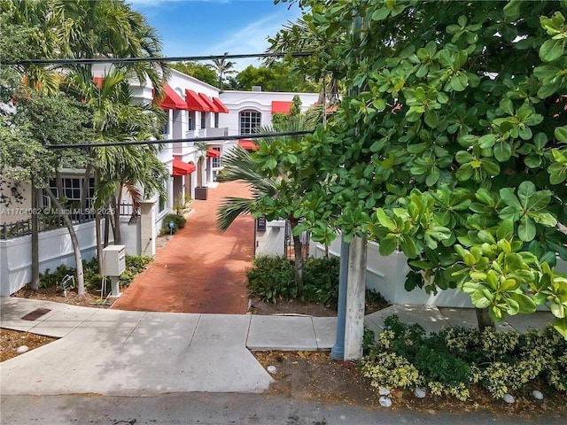 2905 Day Ave Unit 2A, Miami, FL 33133 - exterior space