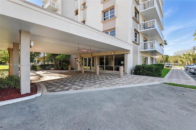1831 NE 38th St Unit 402, Oakland Park, FL 33308 - view of apartment building / complex