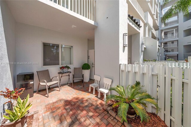 10700 NW 66th St Unit 103, Doral, FL 33178 - view of patio