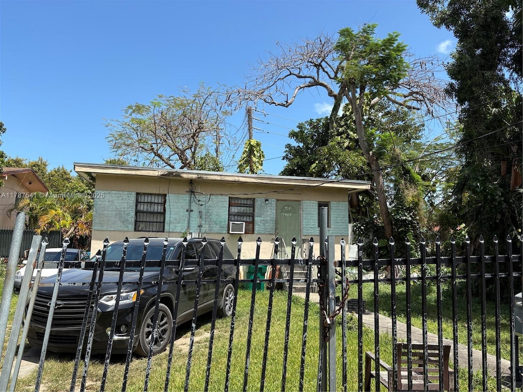7803 NW Miami Pl, Miami, FL 33150 - photo 2