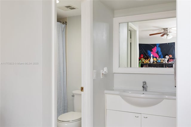 2801 SW 87th Ave Unit 1006, Davie, FL 33328 - full bath with vanity, toilet, a ceiling fan, and a shower with curtain