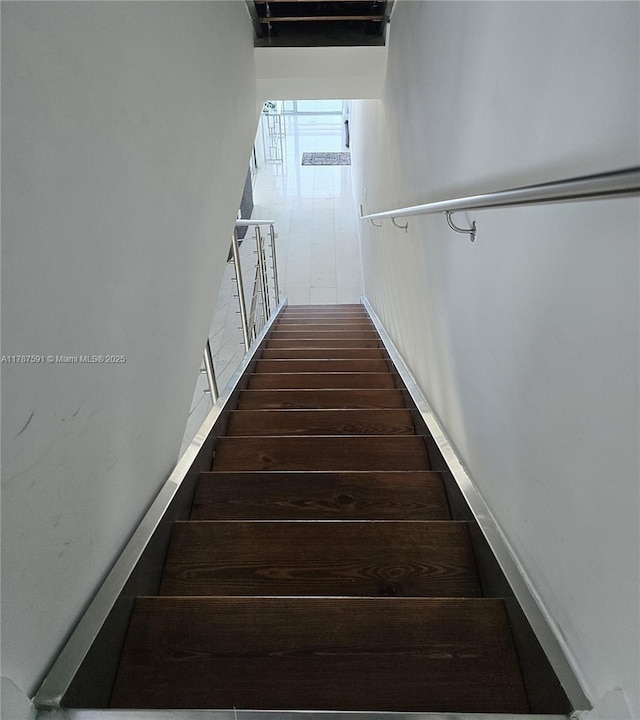 2950 NE 188th St Unit 501, Aventura, FL 33180 - view of staircase