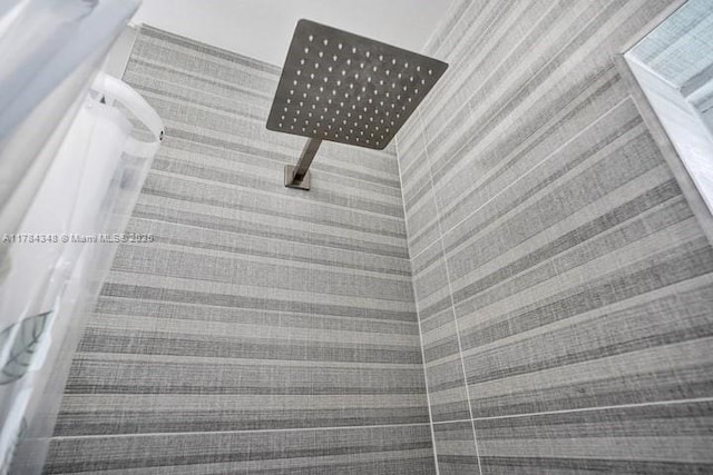 1321 S 16th Ave, Hollywood, FL 33020 - bathroom view of tiled shower