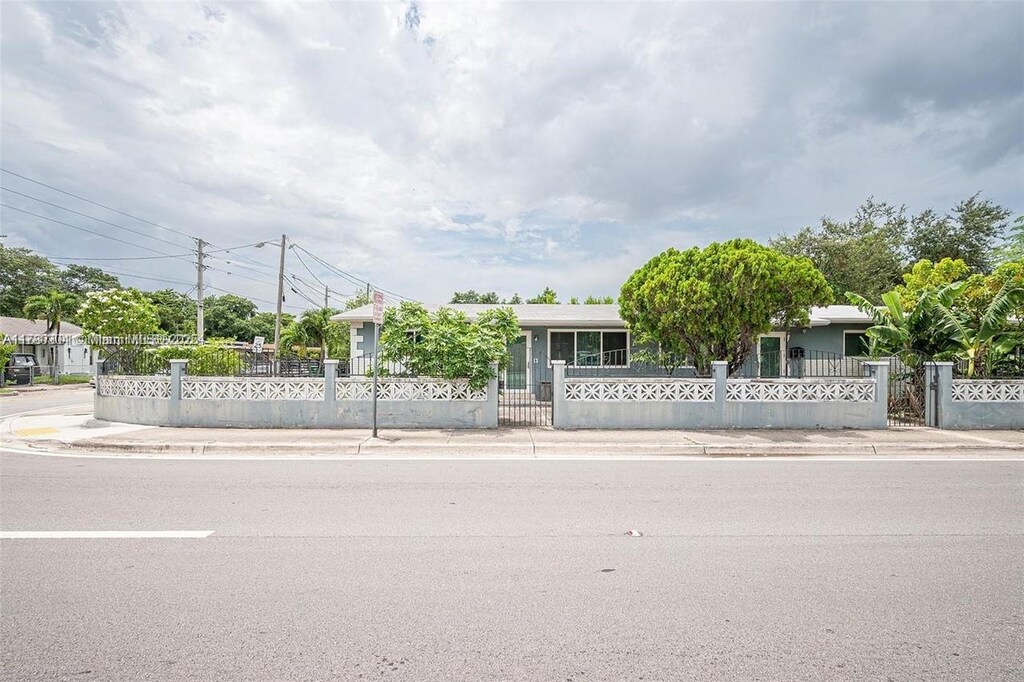 5204 N Miami Ave, Miami, FL 33127 - photo 1