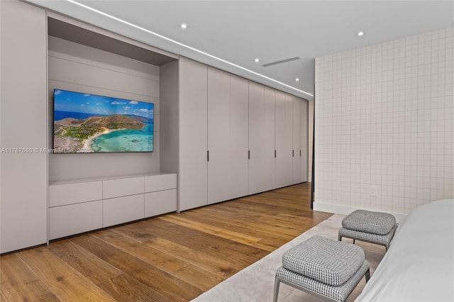 4039 Ventura Ave, Miami, FL 33133 - sitting room with visible vents, wood finished floors, and recessed lighting