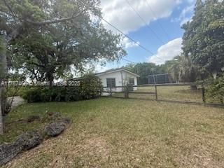 14275 SW 232nd St, Miami, FL 33170 - view of yard