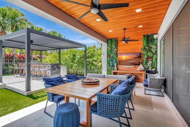 8608 Torrey Isles Ter, Boca Raton, FL 33496 - view of patio with outdoor dining area and ceiling fan