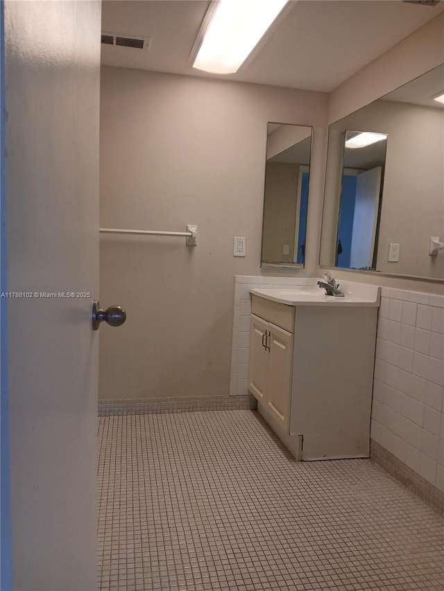 5950 Del Lago Cir Unit 112, Sunrise, FL 33313 - bathroom with vanity and tile patterned floors