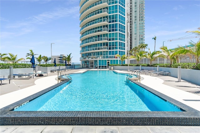 480 NE 30th St Unit 1807, Miami, FL 33137 - community pool with a patio and fence