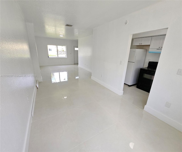 450 NW 84th St Unit 450, Miami, FL 33150 - unfurnished room featuring light tile patterned floors and baseboards