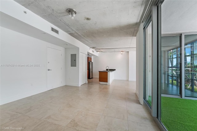 3451 NE 1st Ave Unit M0808, Miami, FL 33137 - hall featuring baseboards, visible vents, electric panel, and a sink