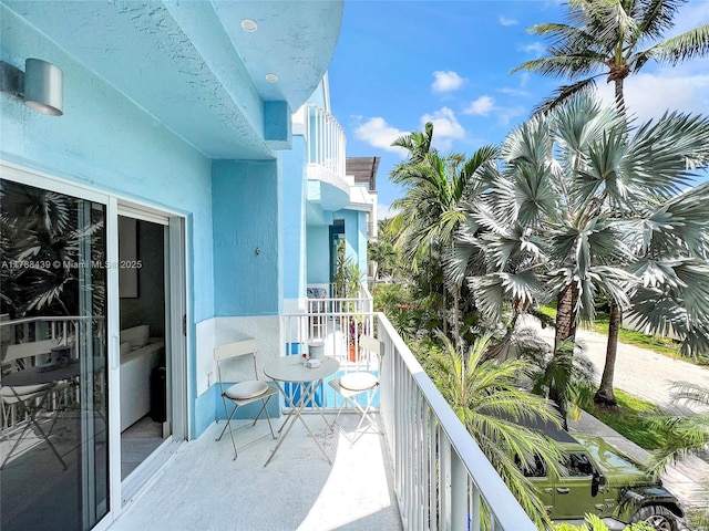 381 Franklin St, Hollywood, FL 33019 - view of balcony