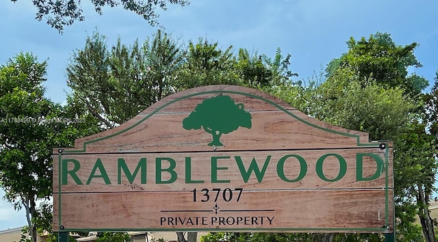 13715 Kendale Lakes Cir Unit Ph-A10, Miami, FL 33183 - view of community sign