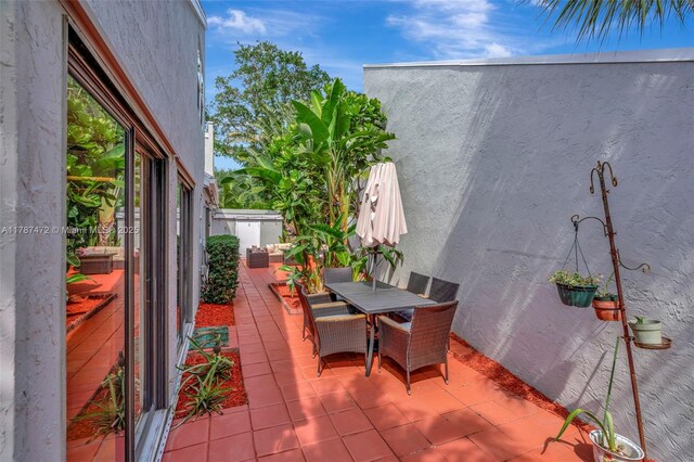 17068 Traverse Cir, Jupiter, FL 33477 - view of patio / terrace with outdoor dining area