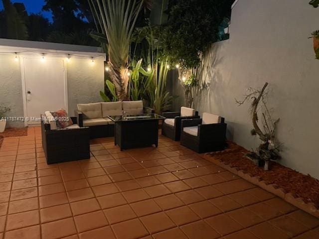 17068 Traverse Cir, Jupiter, FL 33477 - view of patio / terrace with an outdoor hangout area