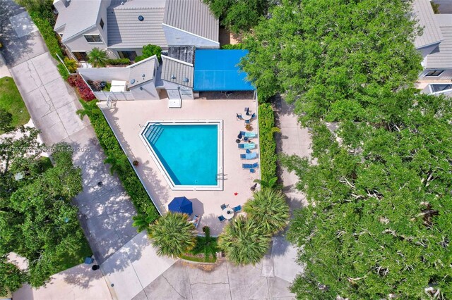 17068 Traverse Cir, Jupiter, FL 33477 - aerial view of property and surrounding area featuring a pool area