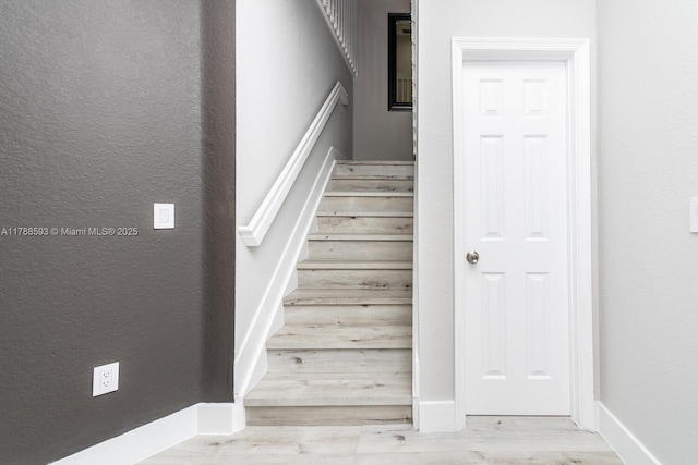 5134 W Madison Lakes Cir W, Davie, FL 33328 - stairway featuring wood finished floors and baseboards