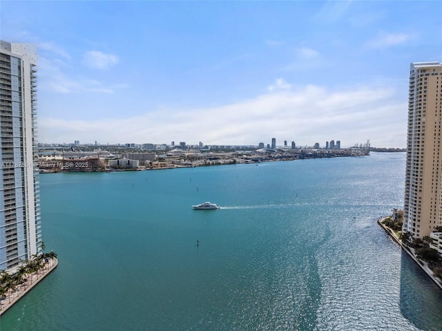 300 S Biscayne Blvd Unit L-802, Miami, FL 33131 - water view featuring city skyline