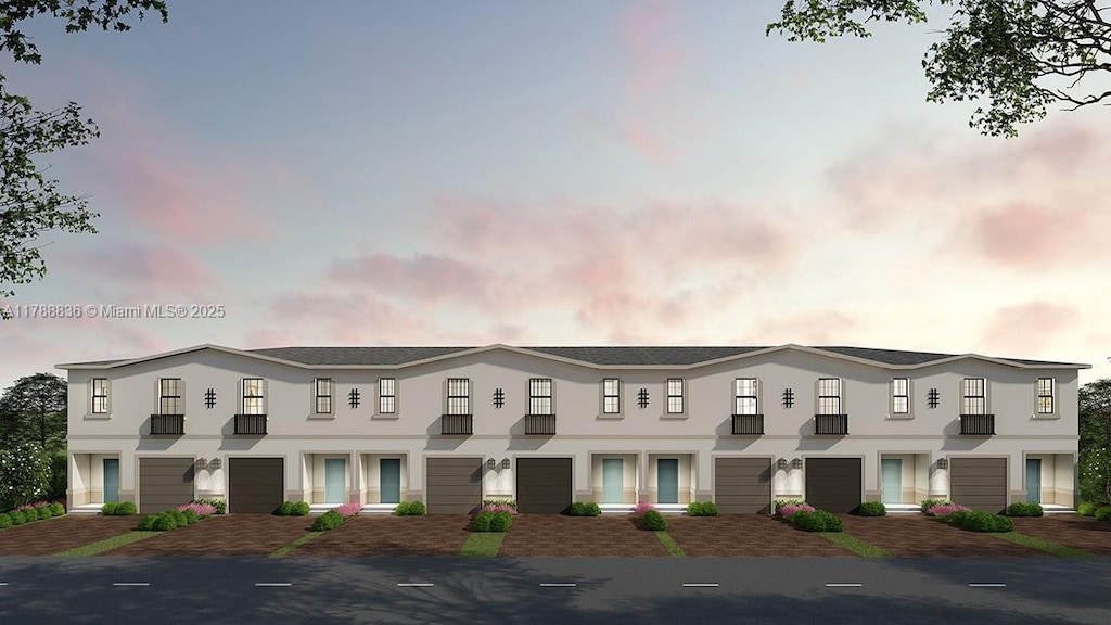 multi unit property featuring stucco siding