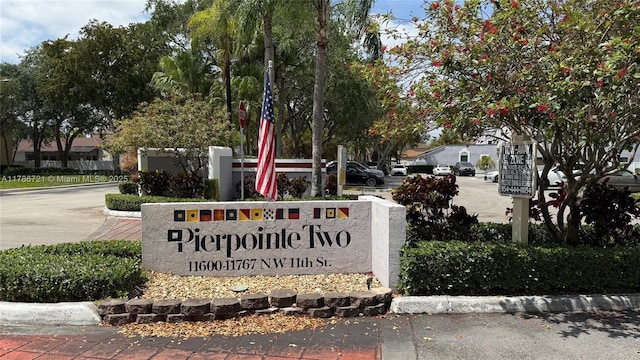 11657 NW 11th St, Pembroke Pines, FL 33026 - view of community sign
