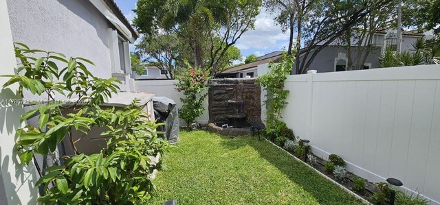 11657 NW 11th St, Pembroke Pines, FL 33026 - view of yard