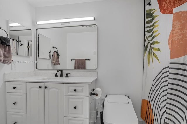 4400 Hillcrest Dr Unit 912B, Hollywood, FL 33021 - full bath featuring vanity, a shower with curtain, and toilet