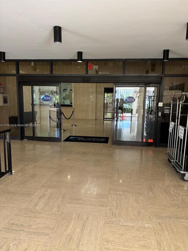 500 Three Islands Blvd Unit 313, Hallandale Beach, FL 33009 - view of building lobby
