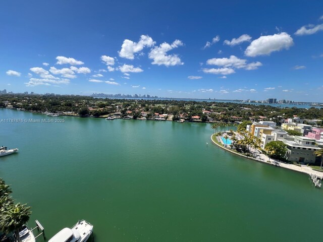 5900 Collins Ave Unit 1505, Miami Beach, FL 33140 - view of urban area featuring a nearby body of water