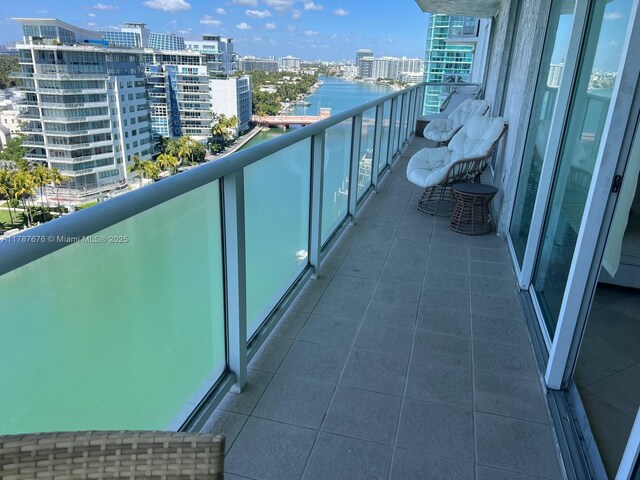 5900 Collins Ave Unit 1505, Miami Beach, FL 33140 - aerial view of city skyline and a nearby body of water