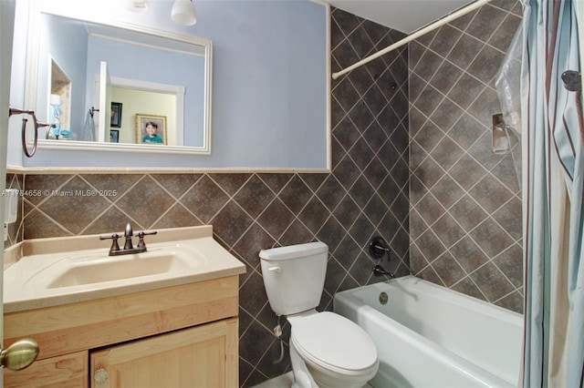 14875 SW 238th St, Homestead, FL 33032 - bathroom featuring vanity, shower / bath combo, and tile walls