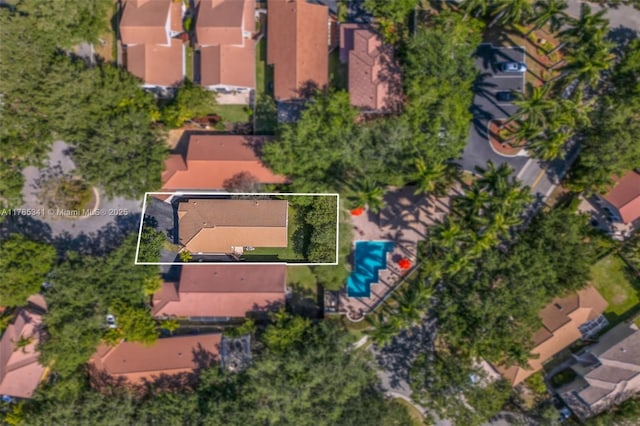 birds eye view of property featuring a residential view