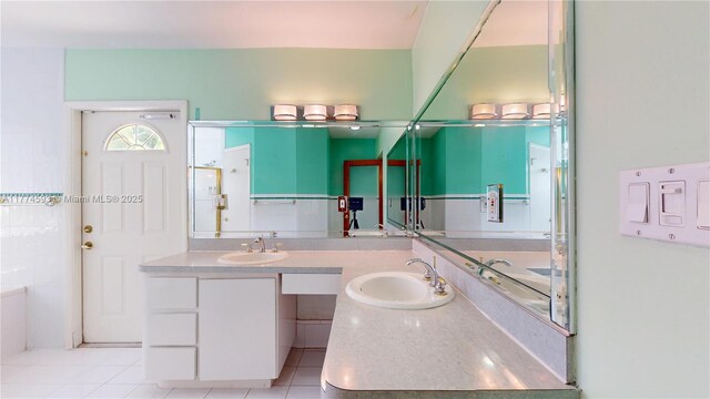 6051 SW 110th Ave, Miami, FL 33173 - full bath featuring vanity and tile patterned flooring