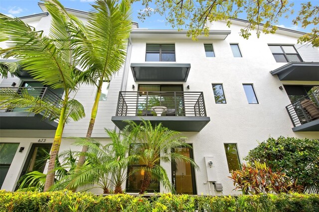 625 NE 22nd Dr, Wilton Manors, FL 33305 - home office featuring baseboards, recessed lighting, and tile patterned floors