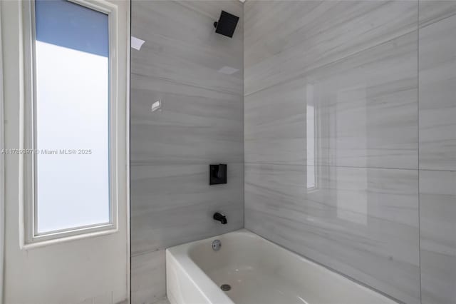 2020 NW 33rd Ct, Oakland Park, FL 33309 - view of full bathroom